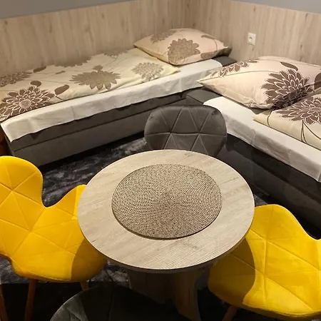 B&B Goscinne Madzia 포로닌
