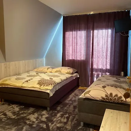 Bed and breakfast Goscinne Madzia 3*