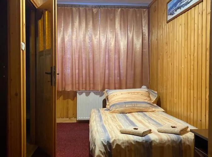 Goscinne Madzia לינה וארוחת בוקר פורונין