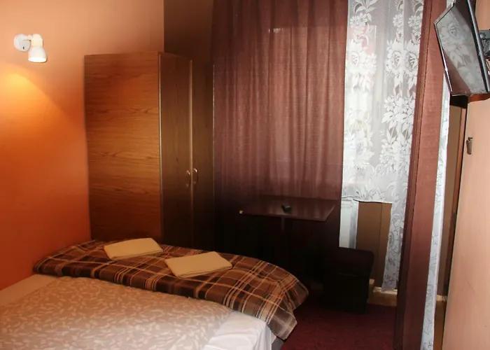 לינה וארוחת בוקר Goscinne Madzia 3*